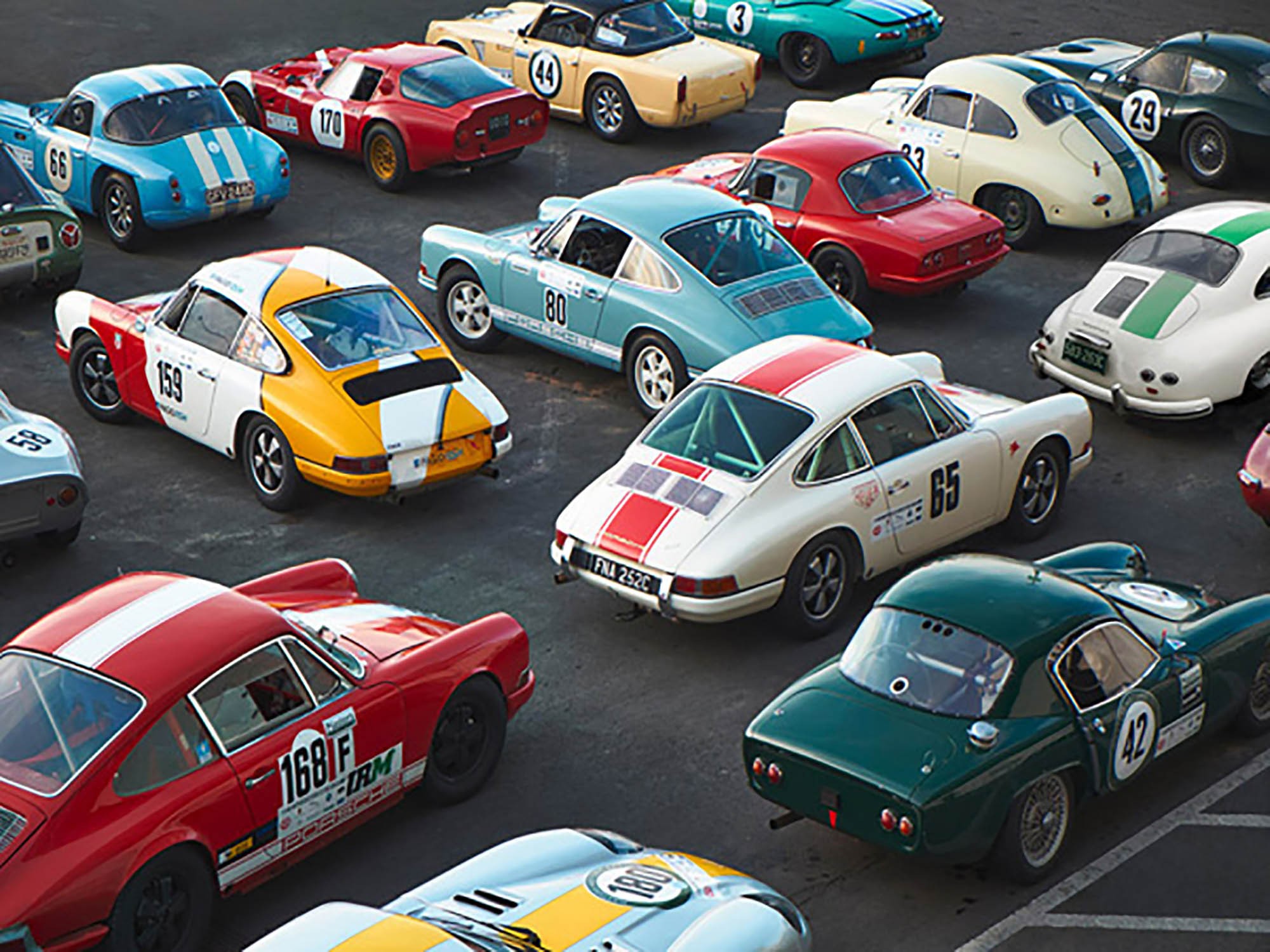 Coches deportivos clásicos en el Gran Premio de Nürburgring