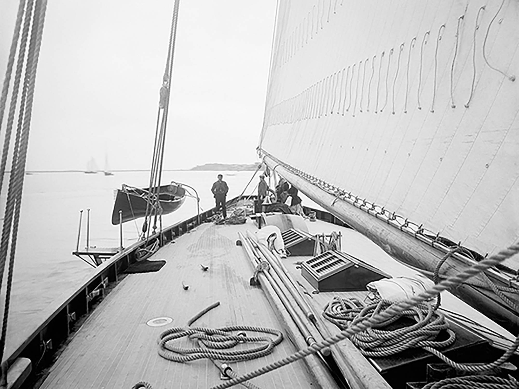 Cubierta del Mayflower, 1886