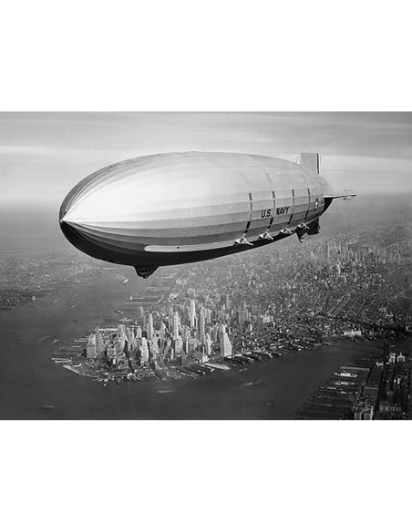 USS Macon (ZRS-5) sobrevolando el puerto de Nueva York, alrededor de 1933