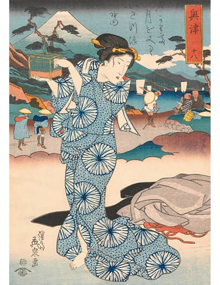 Mujer de pie con caja