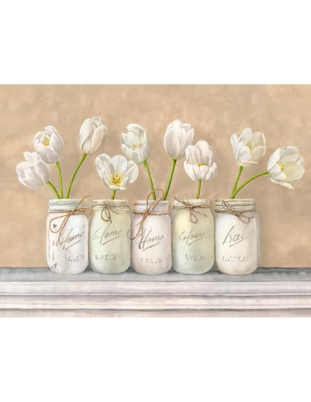 Tulipanes blancos en tarros de cristal