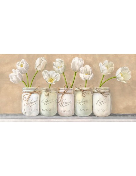 Tulipanes blancos en tarros de cristal