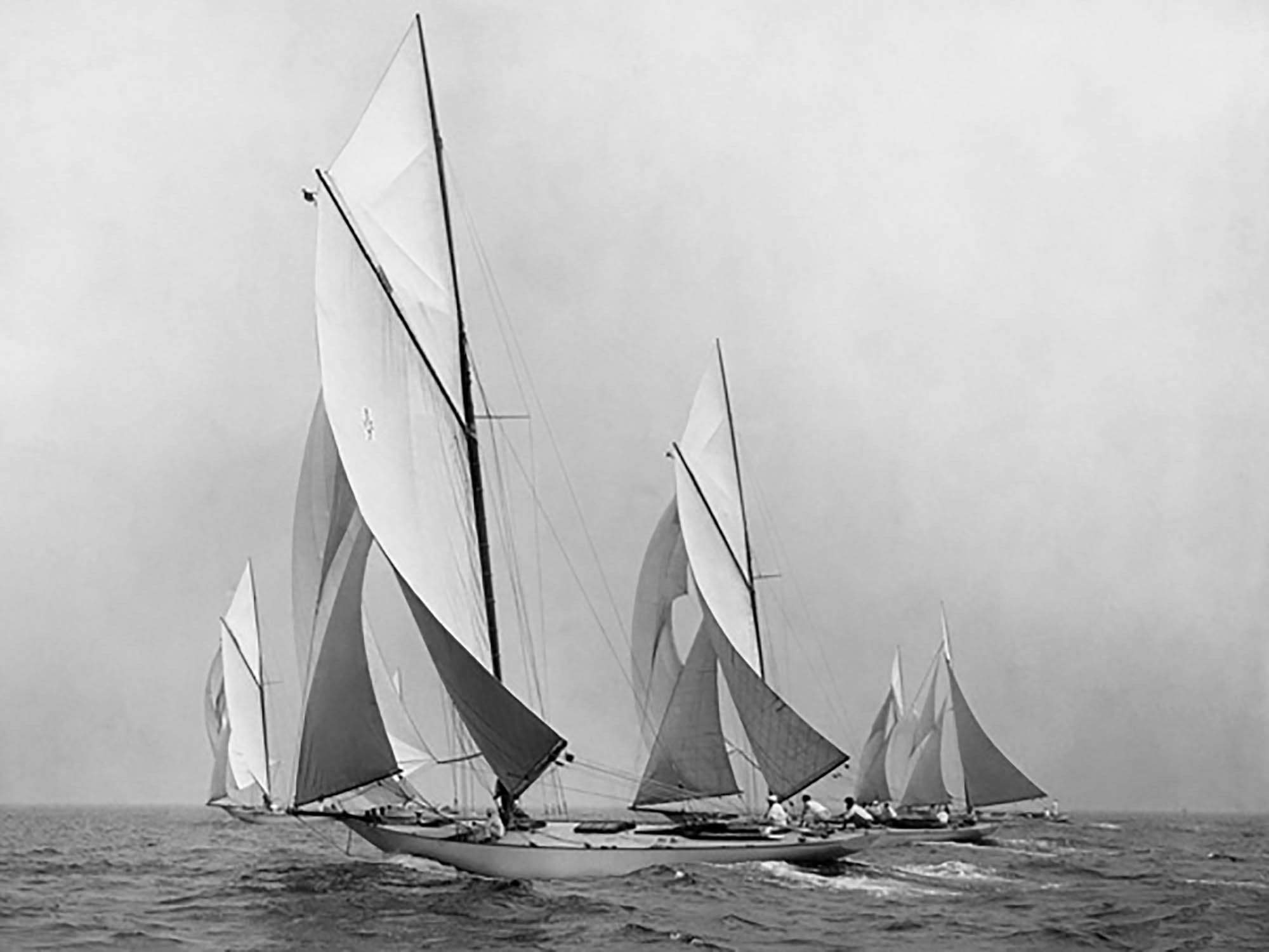Saliboats navegando a favor del viento, aprox. 1900-1920