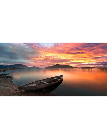 Puesta de sol en un lago, Escocia