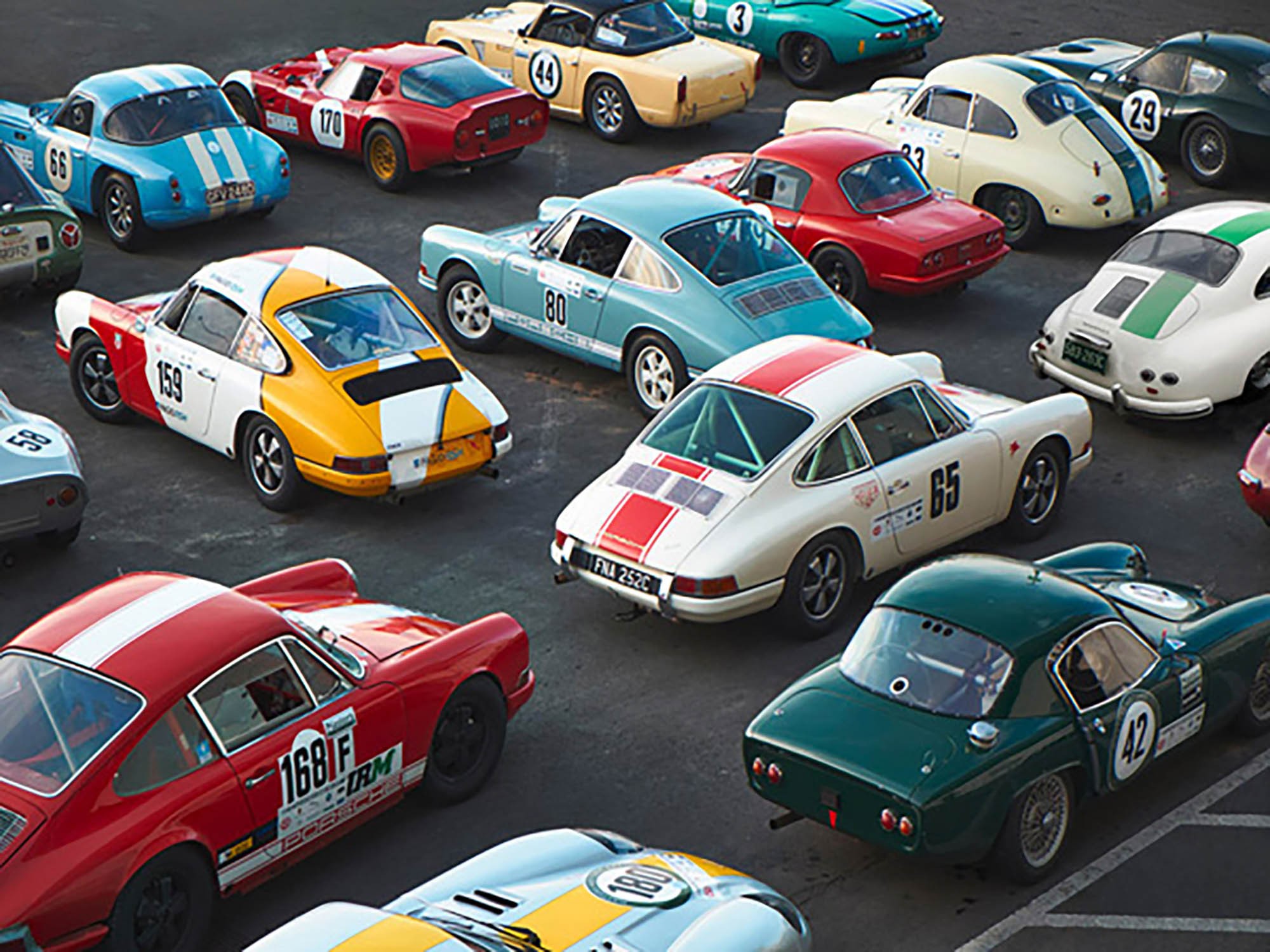 Coches deportivos clásicos en el Gran Premio de Nürburgring