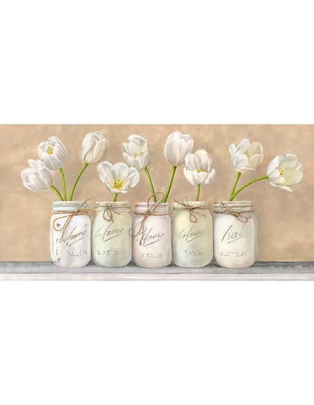 Tulipanes blancos en tarros de cristal