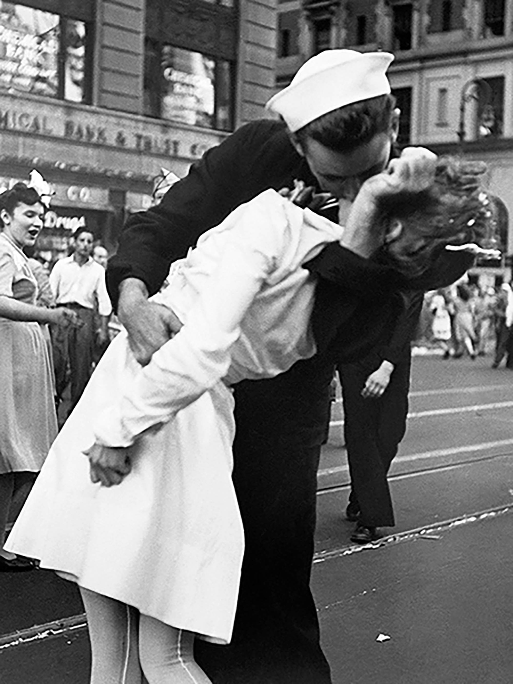 Despidiéndonos de la guerra en Times Square, 1945
