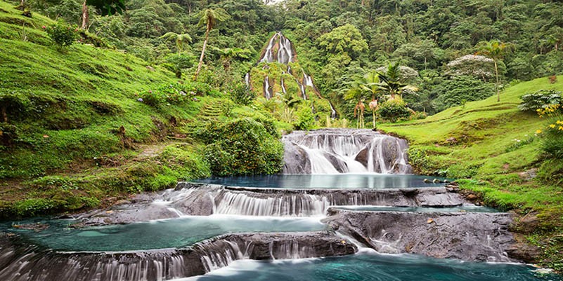 Cascada en Santa Rosa de Cabal, Colombia (detalle)