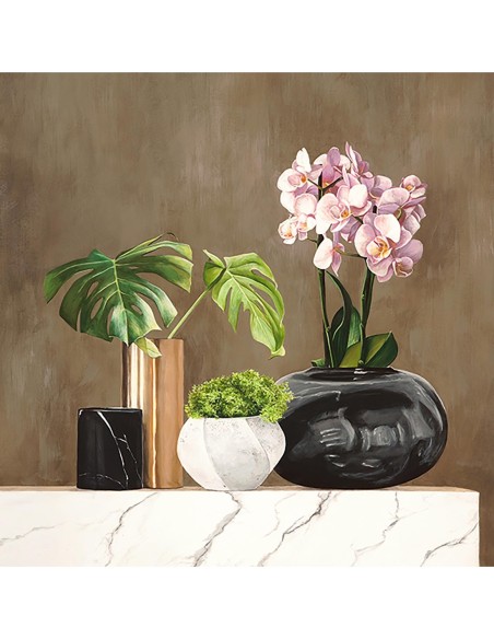 Entorno floral sobre mármol blanco II